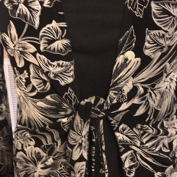 DONATED Ronni Nicole Black & White Jacket With Tie - Picture 2 of 4